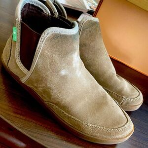 Sanuk slip on booties